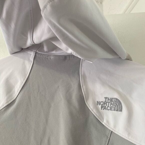 The North Face Women Jacket - Picture 5 of 10